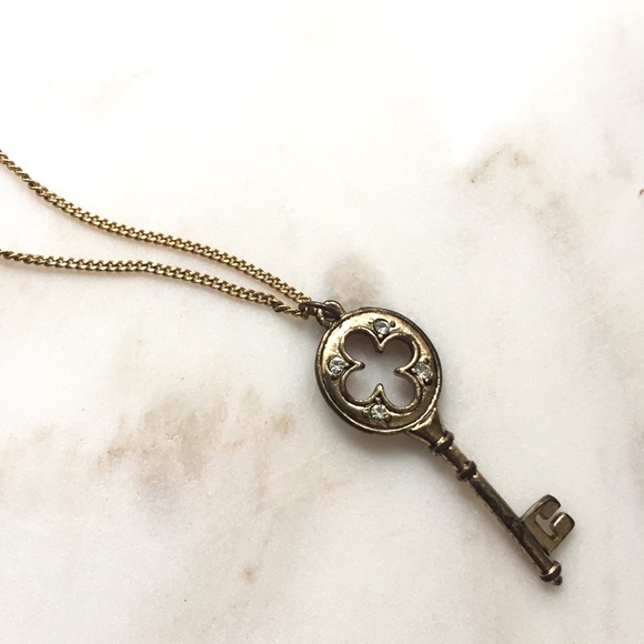 Forever 21 Gold Key Pendant Necklace - Picture 2 of 3