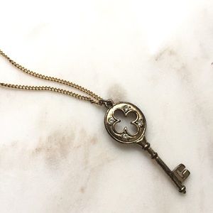 Forever 21 Jewelry - Forever 21 Gold Key Pendant Necklace Forever 21 Jewelry - Forever 21 Gold Key Pendant Necklace