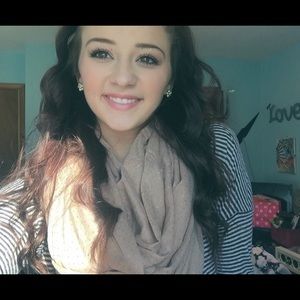 Meet your Posher, Gillian