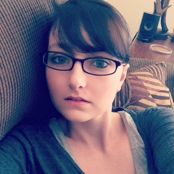 Meet your Posher, Ashley - Picture 1 of 1