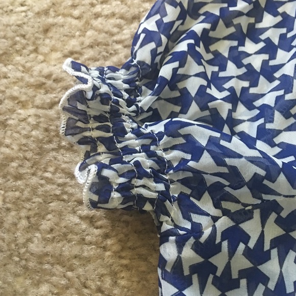 Blue white and yellow print shirt! - Picture 3 of 4