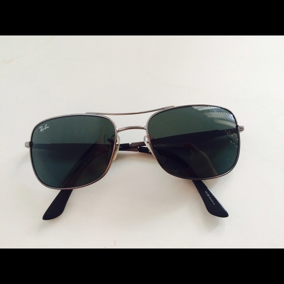 BRAND NEW RAY BANS