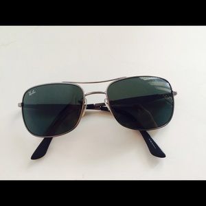 BRAND NEW RAY BANS