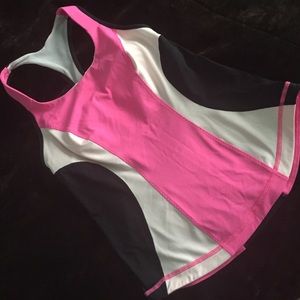 Lululemon run tank w built in bra and key holder.