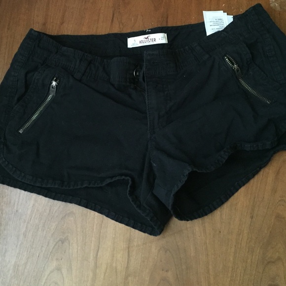 Black Hollister shorts