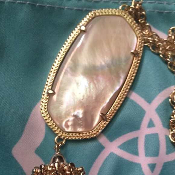 SOLD ON Ⓜ️erc Kendra Scott ivory pearl Rayne - Picture 3 of 4