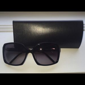 💕Authentic FENDI sunglasses. 1 HOUR SALE