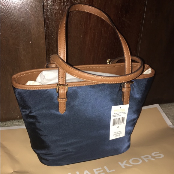 ‼️SOLD‼️Michael Kors Jet Set Nylon Pocket Tote - Picture 3 of 4