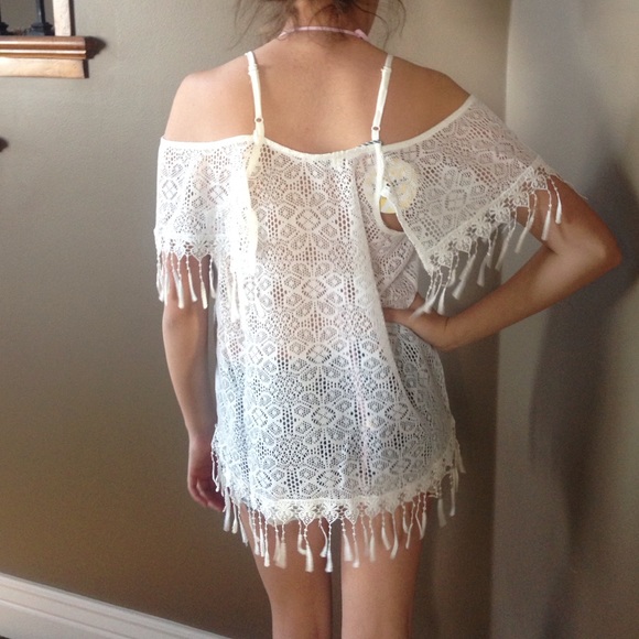 Cold Shoulder Fringe Cover Up - Picture 4 of 4