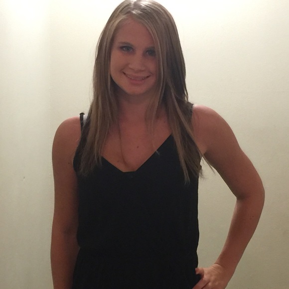 Meet your Posher, April - Picture 2 of 2