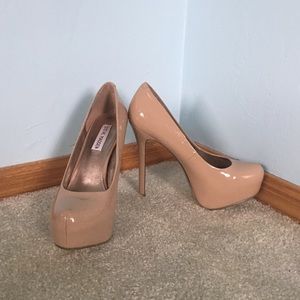 Nude Steve Madden Pumps