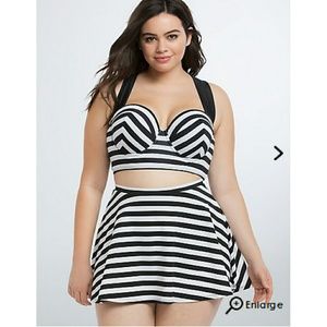 Torrid size 4 top and bottom swim suit