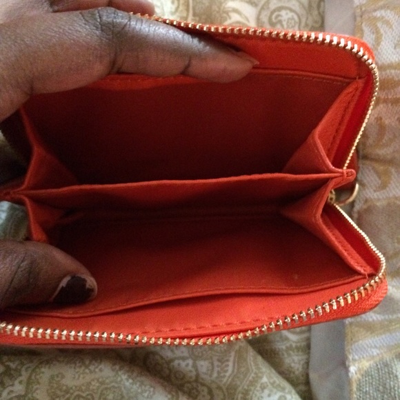 MAKE OFFERS!!! Tory Burch 3-Piece Bundle - Picture 3 of 4