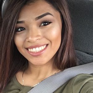 Meet your Posher, Leslie