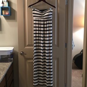 Striped strapless maxi dress