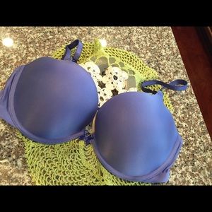 Victoria's secret padded bra in hard to find 38C
