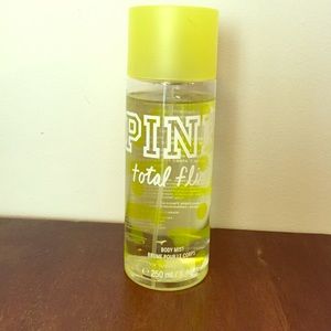 PINK Total Flirt Body Mist