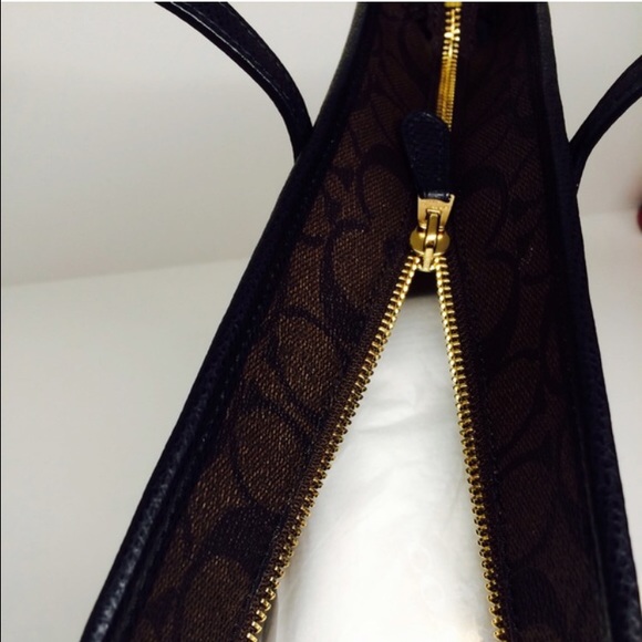 ✨NWT Coach City Zip Tote - Picture 2 of 4