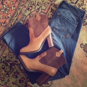 🎉HP🎉 Lauren Ralph Lauren Devyn Calf Boots