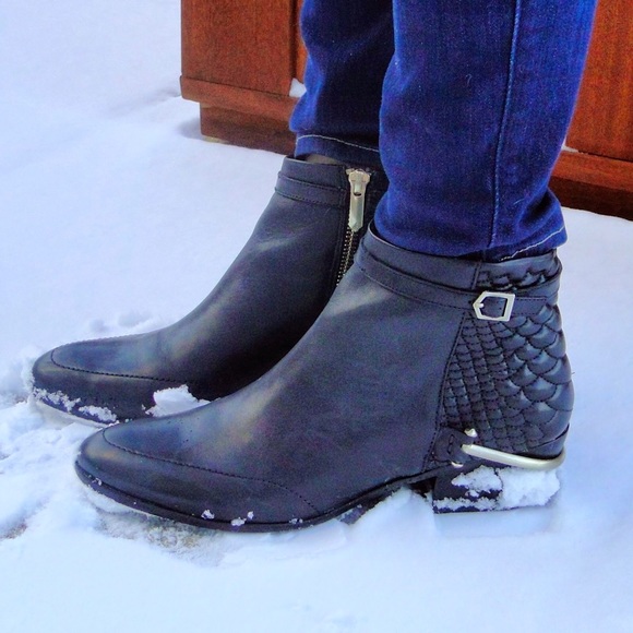 sam Edelman black ankle booties - size 8