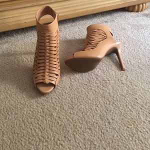 Gianni Bini nude heels