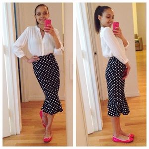 Super cute tight polka dot pencil skirt!