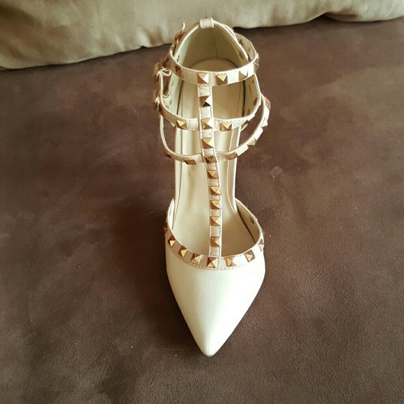 FASHION HEELS - Picture 2 of 4