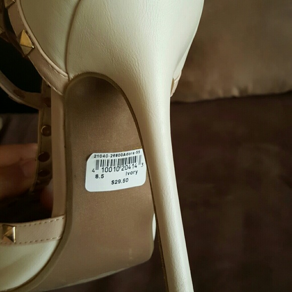 FASHION HEELS - Picture 3 of 4