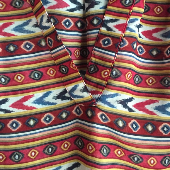 Patterned top - Picture 2 of 2