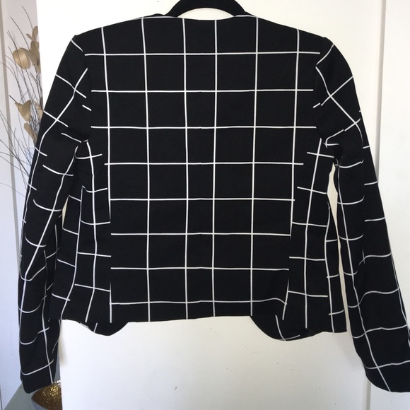 Blazer - Picture 2 of 4