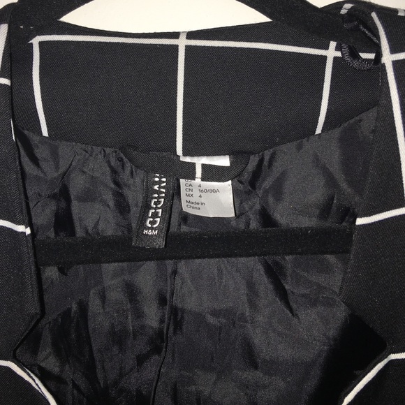 Blazer - Picture 3 of 4