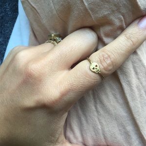 Dogeared jewelry skull heart ring. Size 6