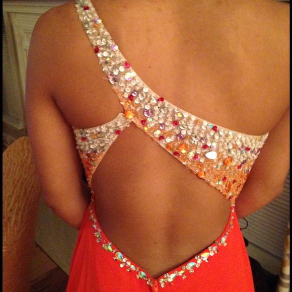 NEW LOWER PRICE Stunning prom dress - Picture 3 of 4