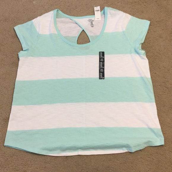 GAP EASY KEY HOLE BACK SCOOPE NECK T SHIRT
