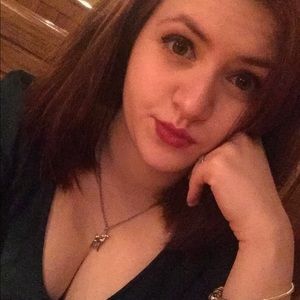 Meet your Posher, Anjelica