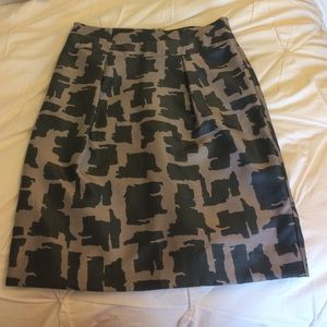 Banana Republic Factory pencil skirt w/pleats