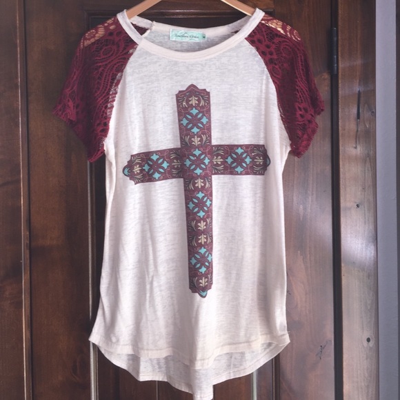 Burnout tee with lace