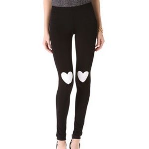 Heart print on knees leggings