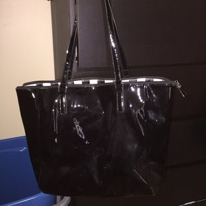 🎈NEW LISTING🎈 BLACK TOTE