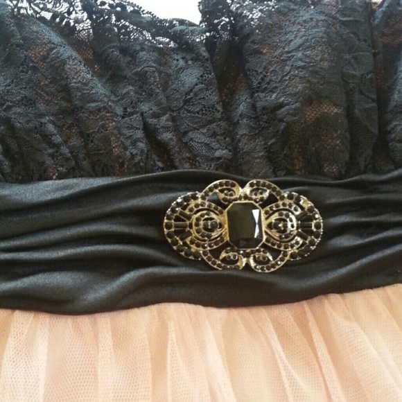 Blush pink and black semiformal dress - Picture 2 of 4