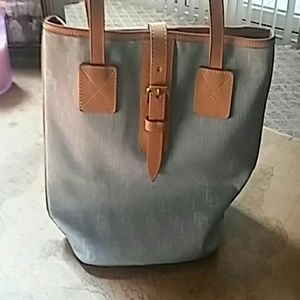 Dooney &Bourke Pocket book