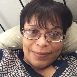 Meet your Posher, Aida