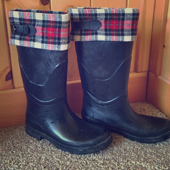 Adorable rain boots!