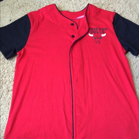 Bulls jersey button up