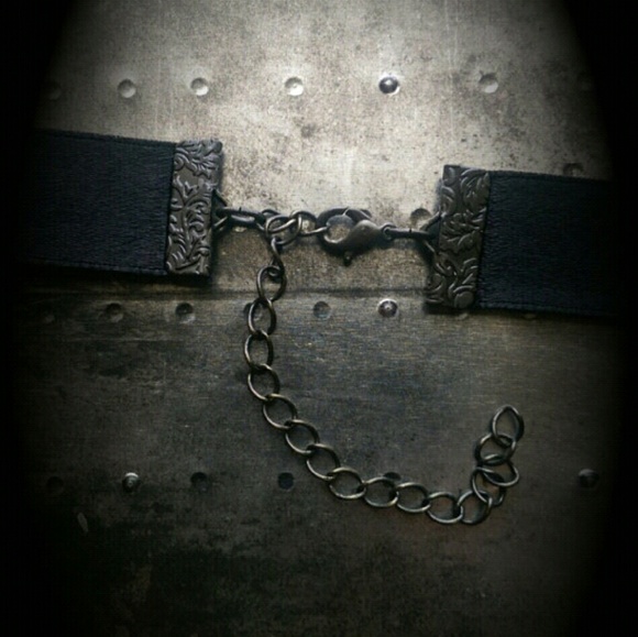 Gothic Victorian Aged Frankenstein Choker?? - Picture 2 of 2