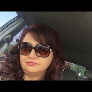 Meet your Posher, Sharon