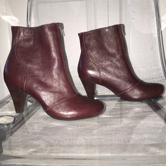 CLARKS⭐️NEVER WORN⭐️Booties