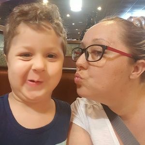 Meet your Posher, Kim