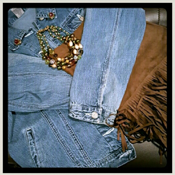 Distressed jean jacket - Picture 4 of 4