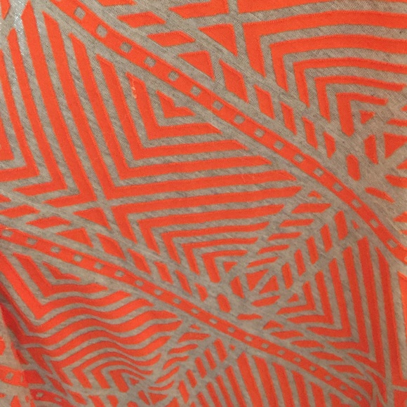 Grey and orange mini - Picture 2 of 3